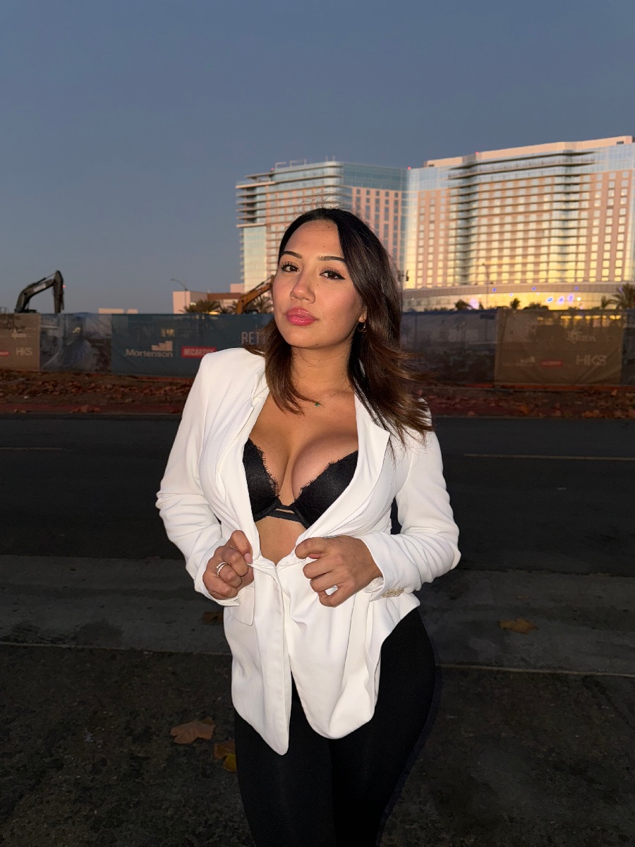 Take a pause and enjoy Ali Cruz — streaming from Maua