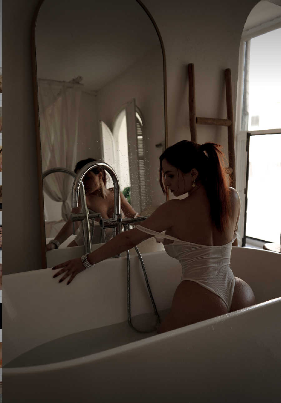 A playful frame from Miranda Faith nude — online in Maua