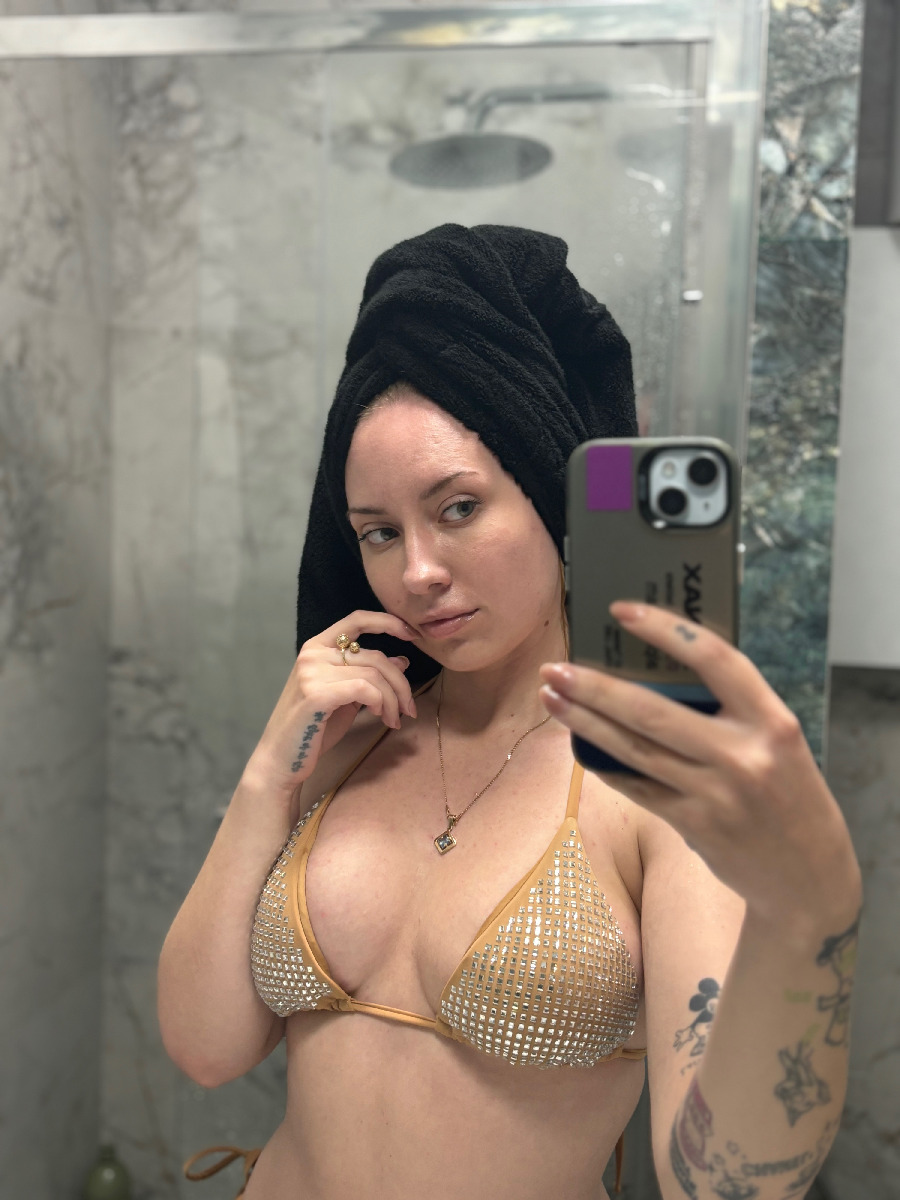 Nude girl KateV in Maua