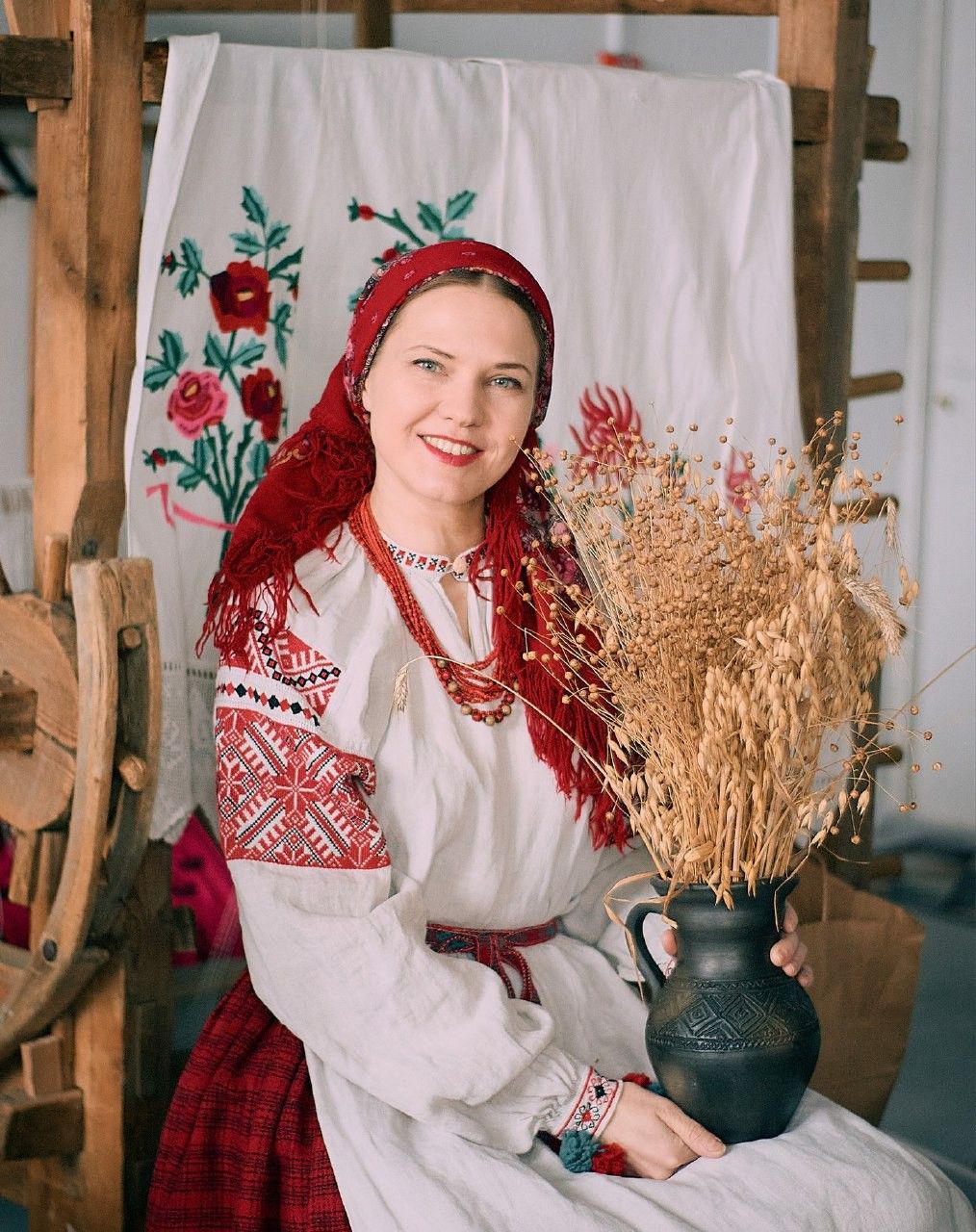Women in Slavic costumes in Maua