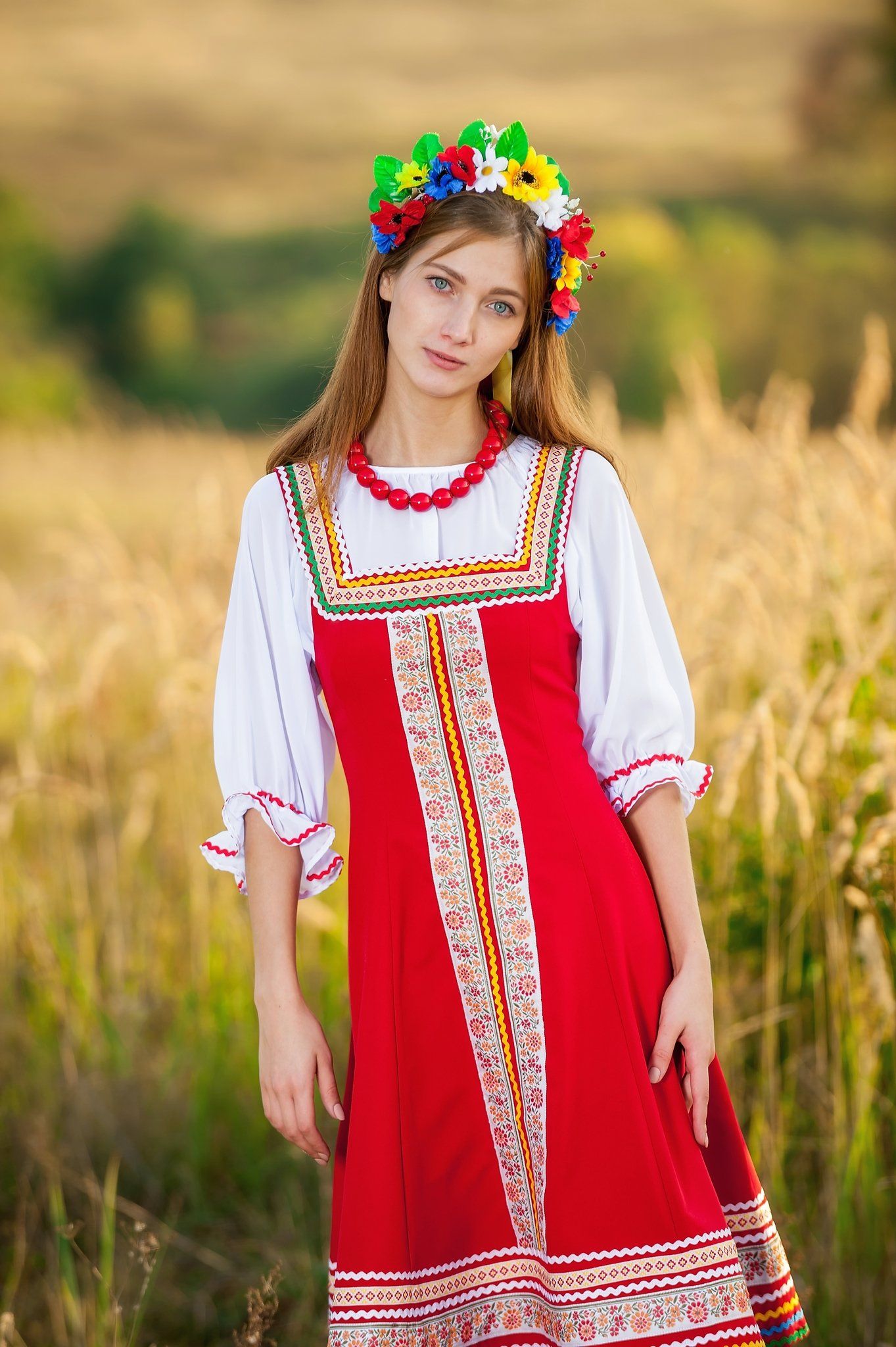 Women in Slavic costumes in Maua