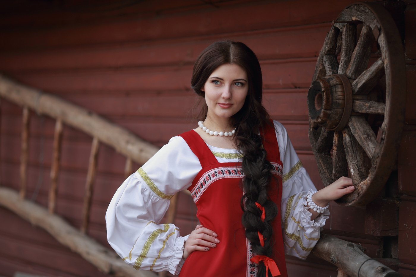 Girls in Slavic costumes in Maua