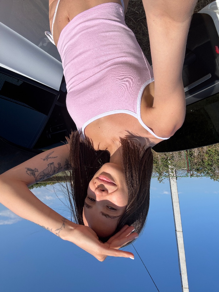 Sexy model Tina in Maua